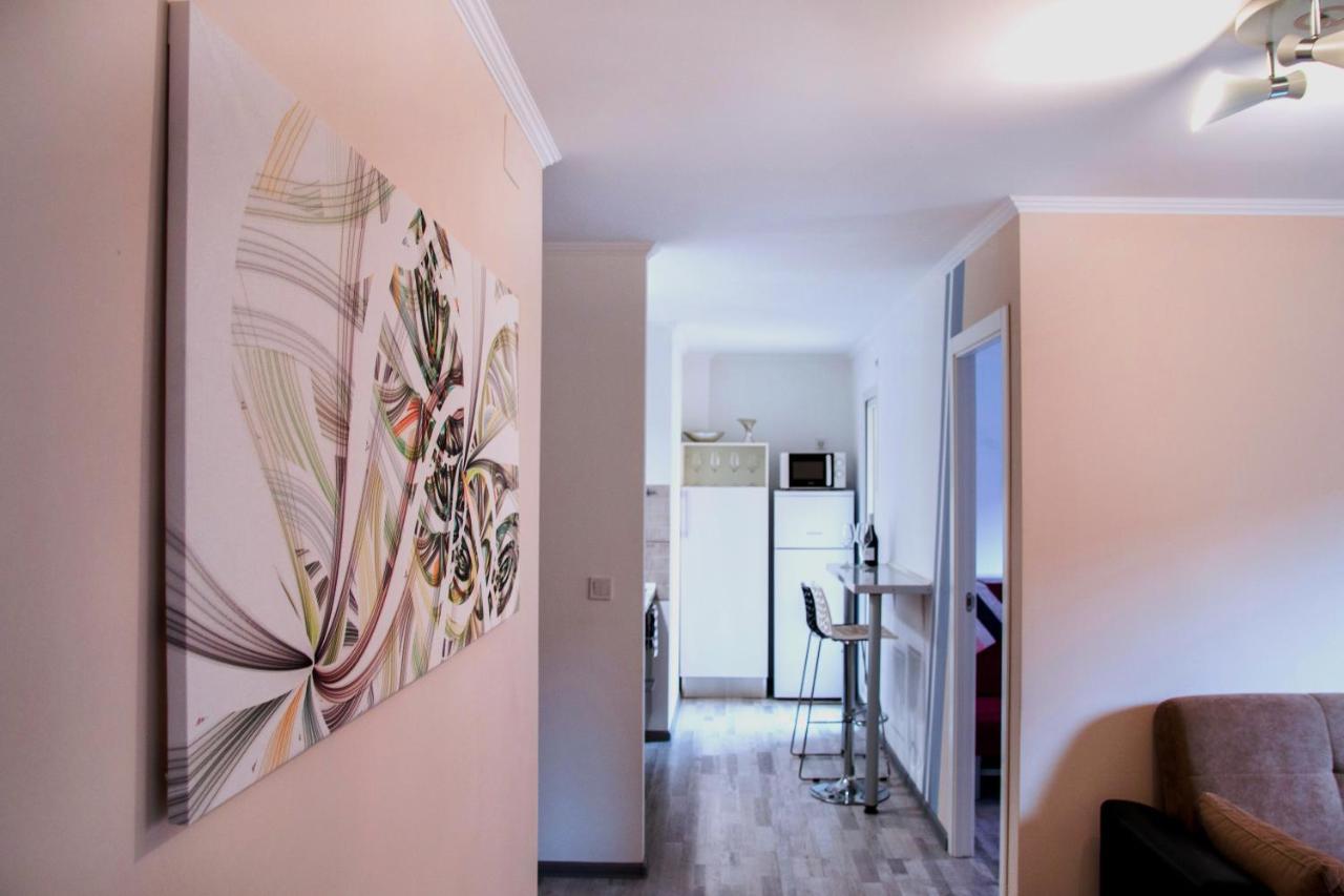 Apartments Relax บาเลนเซีย ภายนอก รูปภาพ
